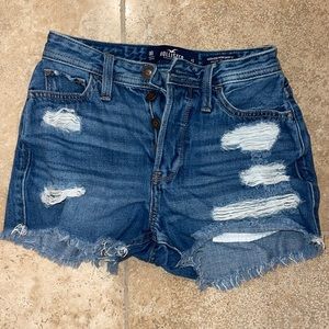Hollister High rise mom shorts 3”